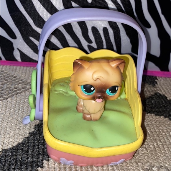 littlest pet shop magnetic feet